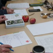 Theoretische Pilzkunde: Arbeiten mit Bestimmungsliteratur, Notizen und typischen Übungsbelegen.